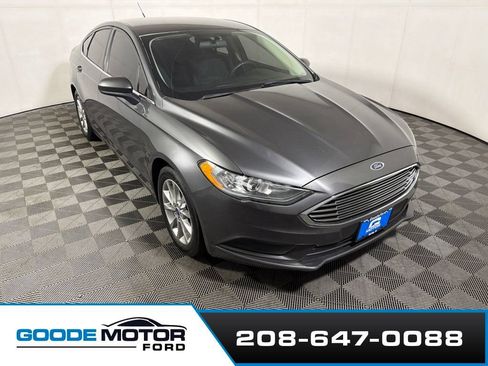 Certified 2017 Ford Fusion SE FWD image 1