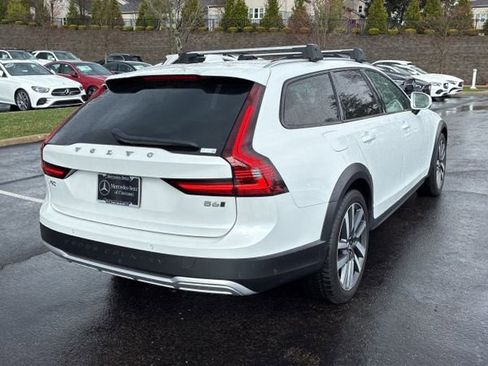 Used 2023 Volvo V90 B6 Cross Country Ultimate image 3