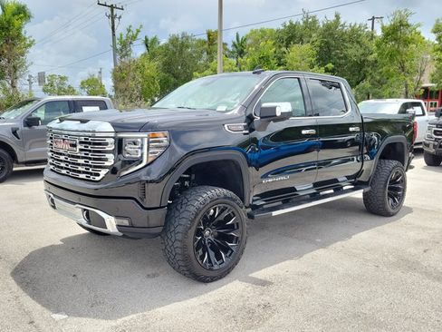 Used 2025 GMC Sierra 1500 Denali AWD/4WD image 4