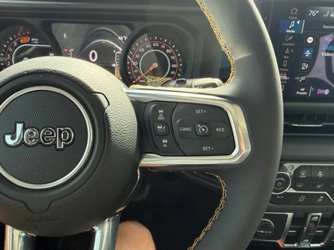 Used 2024 Jeep Wrangler Unlimited Sahara w/ Technology Group AWD/4WD image 24