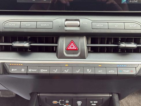 Used 2025 Kia K4 FWD image 16