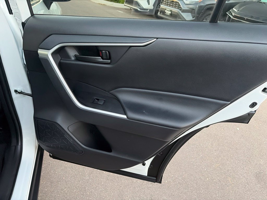 Used 2025 Toyota RAV4 LE AWD/4WD image 13