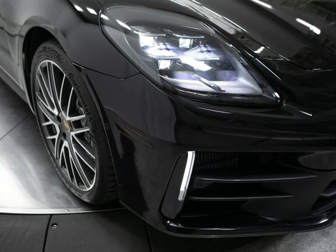 Certified 2024 Porsche Panamera RWD image 12