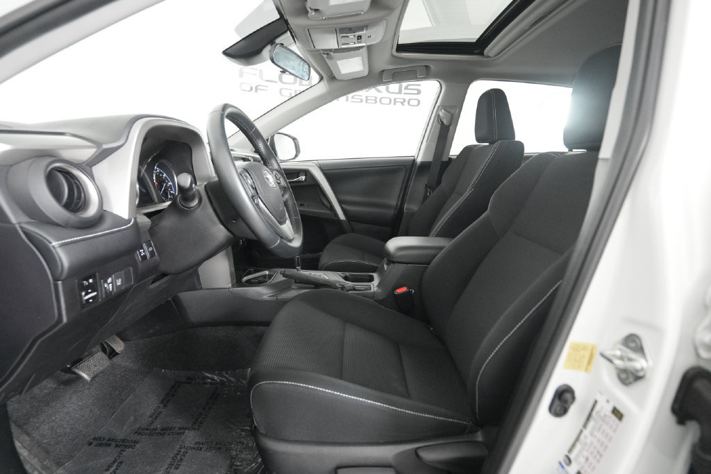 Used 2016 Toyota RAV4 XLE w/ Convenience Package AWD/4WD image 9