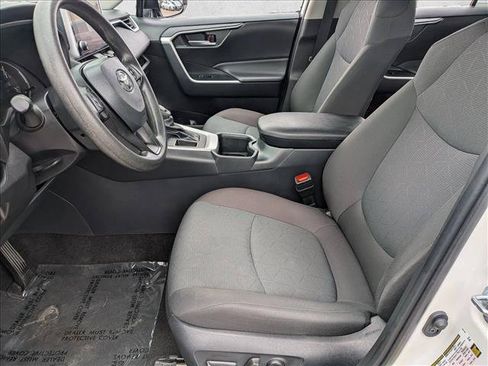 Used 2025 Toyota RAV4 XLE FWD image 21