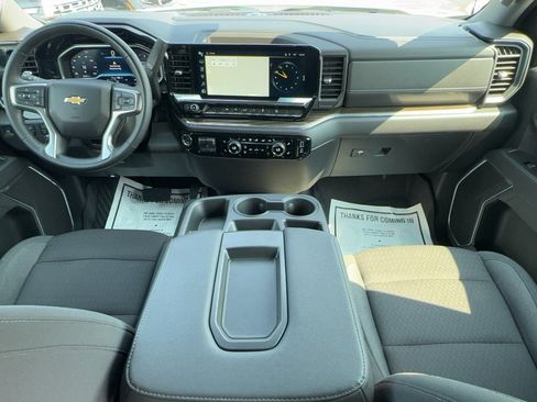 Certified 2024 Chevrolet Silverado 1500 LT AWD/4WD image 12