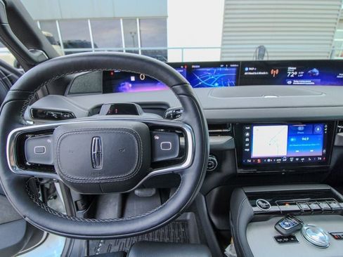 Used 2025 Lincoln Navigator L Reserve w/ Jet Appearance Package image 32