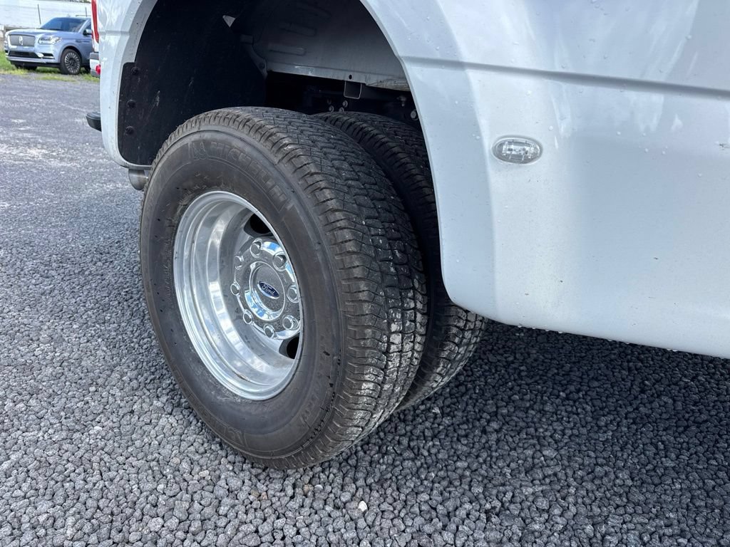 Certified 2026 Ford F350 Platinum AWD/4WD image 4