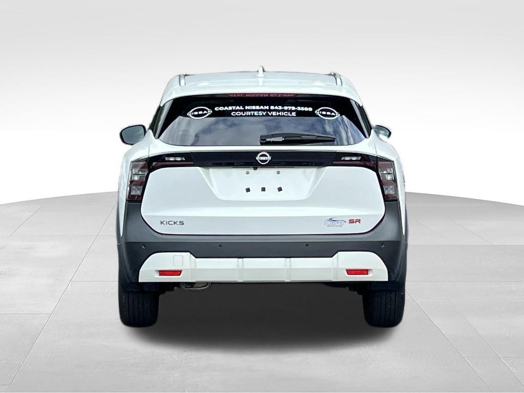 Used 2025 Nissan Kicks SR FWD image 6