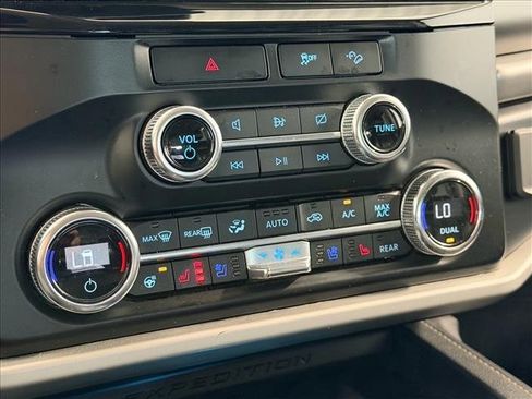 Certified 2023 Ford Expedition Max XLT image 19