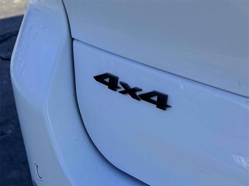 Used 2024 Jeep Grand Cherokee L Laredo image 9