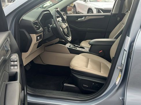 Used 2022 Ford Escape Titanium w/ Class II Trailer Tow Package image 11