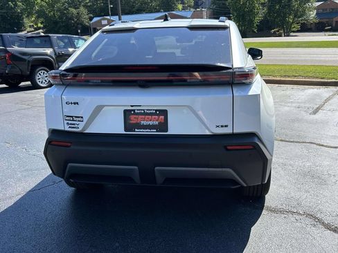 New 2026 Toyota C-HR AWD/4WD image 4
