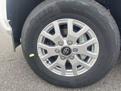 Used 2025 Toyota Tacoma SR5 image 7