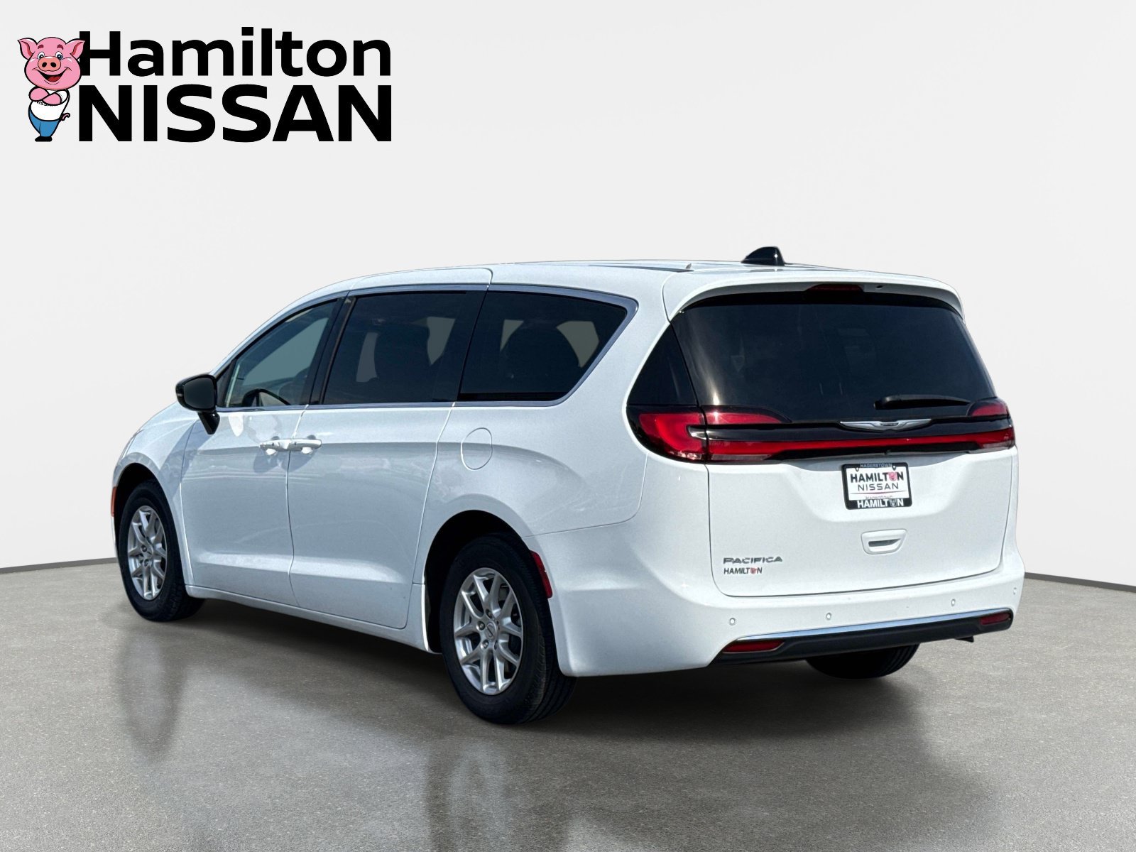 Used 2025 Chrysler Pacifica Select FWD image 4