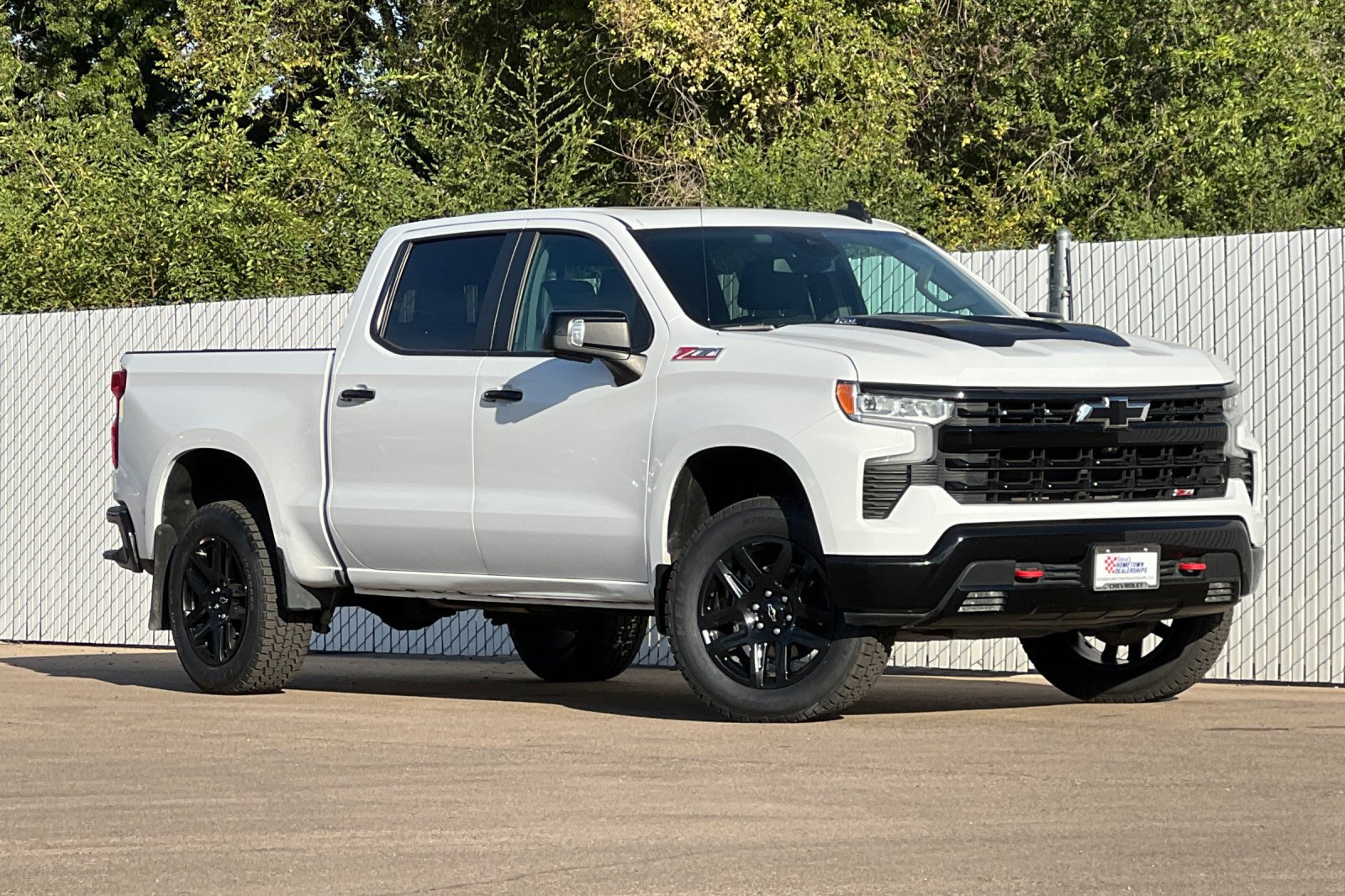 Used 2023 Chevrolet Silverado 1500 LT Trail Boss AWD/4WD image 2