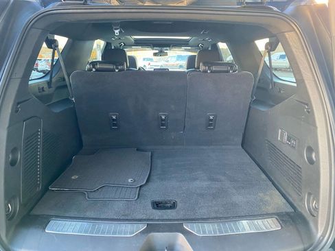Used 2021 Chevrolet Suburban RST w/ Luxury Package image 28