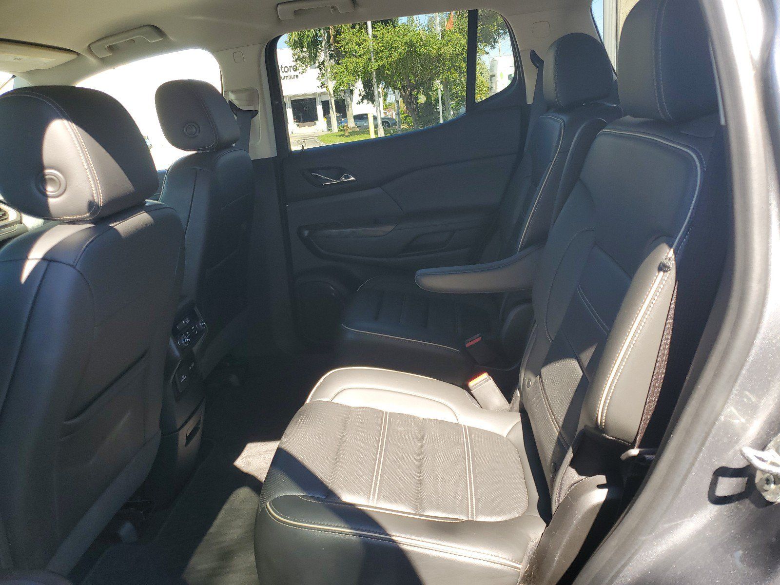 Used 2021 GMC Acadia Denali FWD image 9