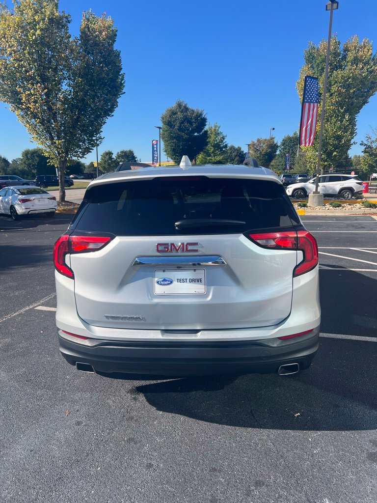 Used 2018 GMC Terrain SLE w/ Driver Convenience Package FWD image 8