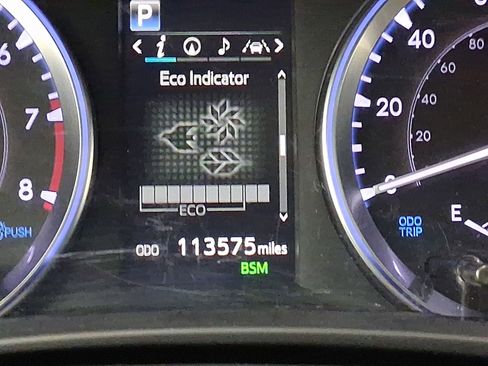 Used 2019 Toyota Highlander XLE image 19