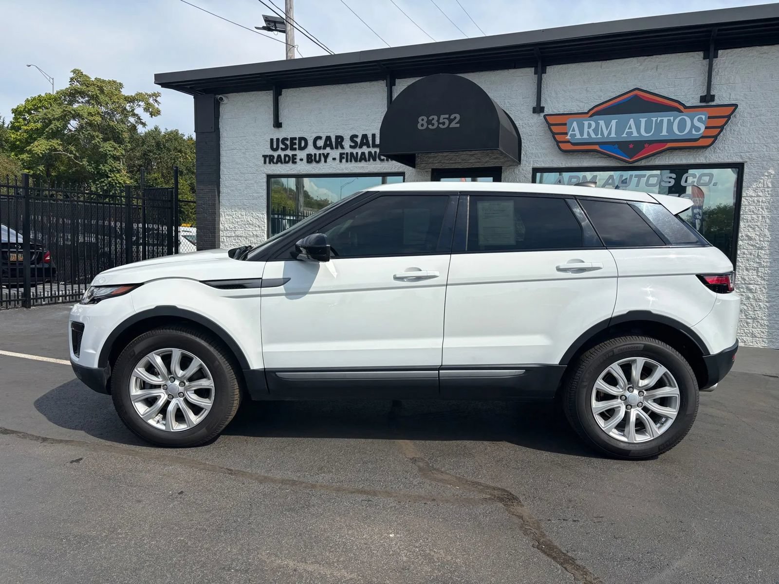 Used 2019 Land Rover Range Rover Evoque SE Premium AWD/4WD image 5