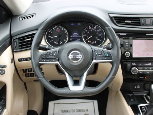 Used 2019 Nissan Rogue SV w/ Sun & Sound Touring Package AWD/4WD image 26