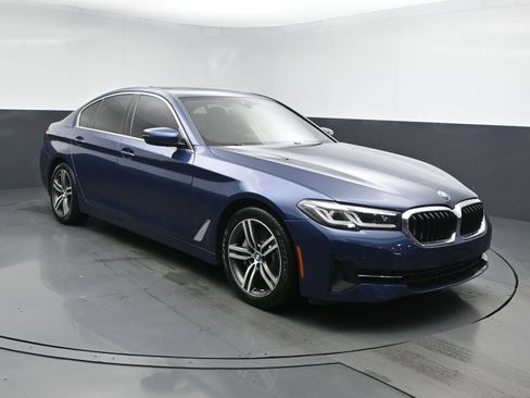 Used 2021 BMW 530i xDrive w/ Convenience Package AWD/4WD image 2