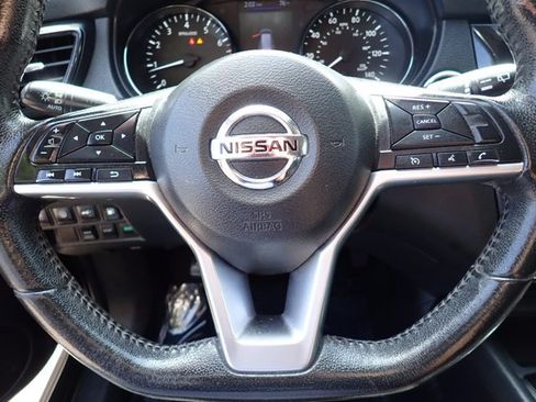 Used 2019 Nissan Rogue SV AWD/4WD image 15