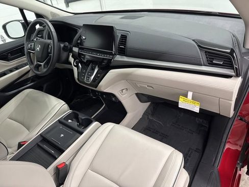 Used 2025 Honda Odyssey Touring image 39