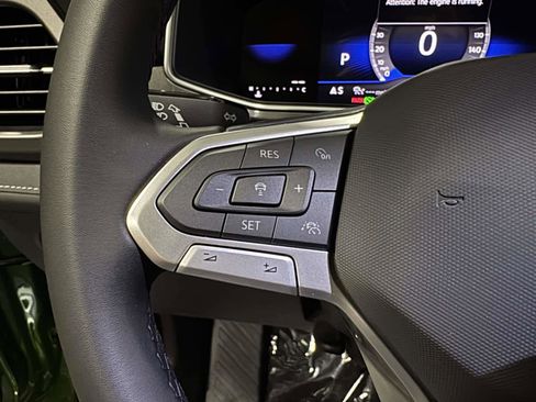 New 2026 Volkswagen Taos SE image 32