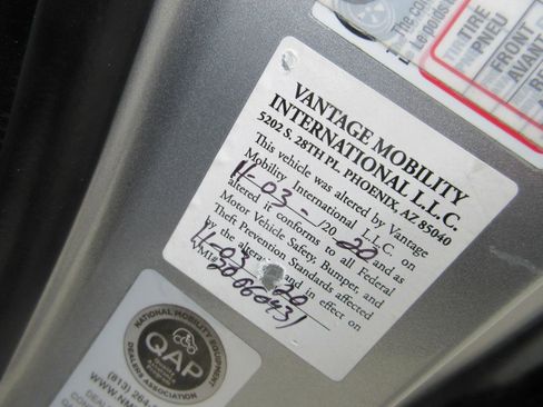 Used 2020 Toyota Sienna XLE w/ XLE Navigation Package FWD image 36