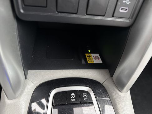 Used 2023 Toyota Corolla Cross LE image 19