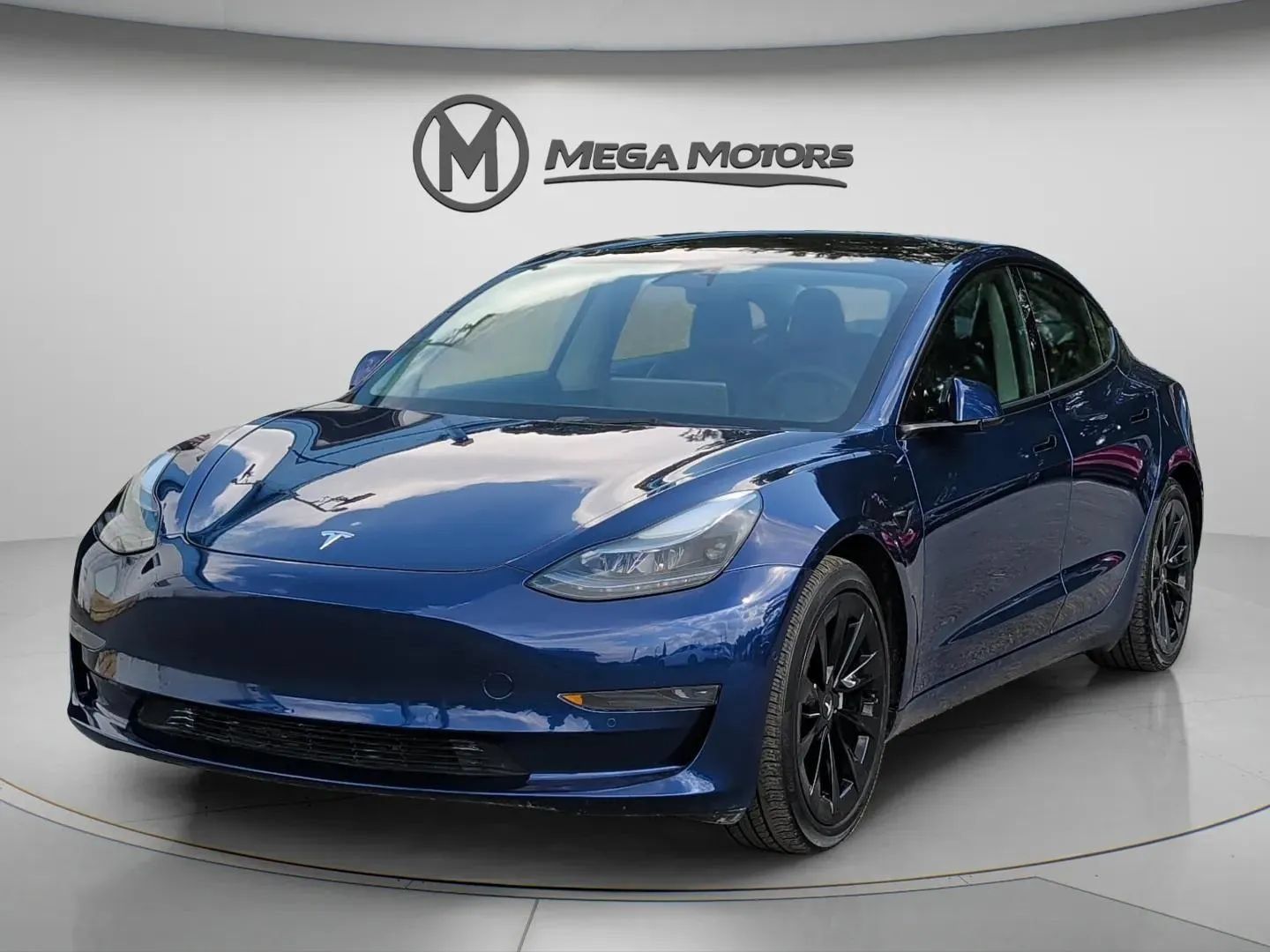 Used 2022 Tesla Model 3 Standard Range RWD image 1