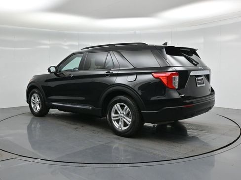 Certified 2022 Ford Explorer XLT image 7