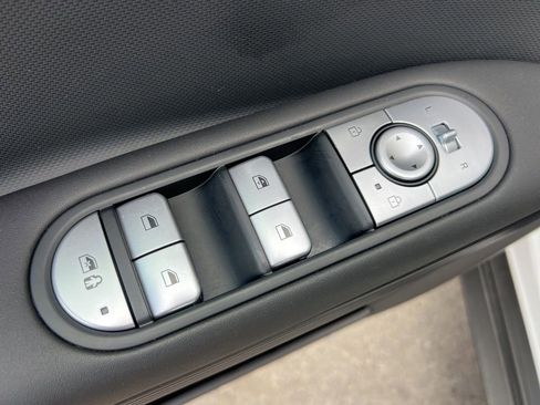 Used 2024 Hyundai Ioniq 5 SE AWD/4WD image 10