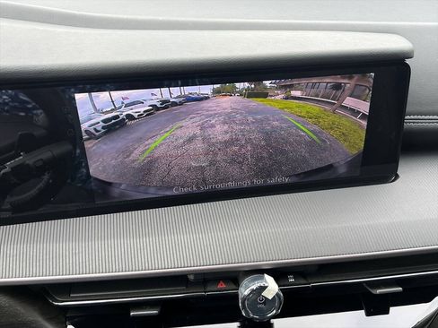 Used 2025 Nissan Murano SV FWD image 13