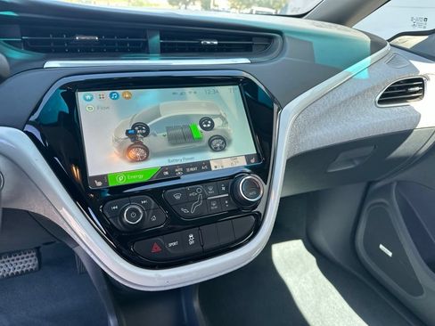 Used 2020 Chevrolet Bolt Premier w/ Infotainment Package FWD image 14