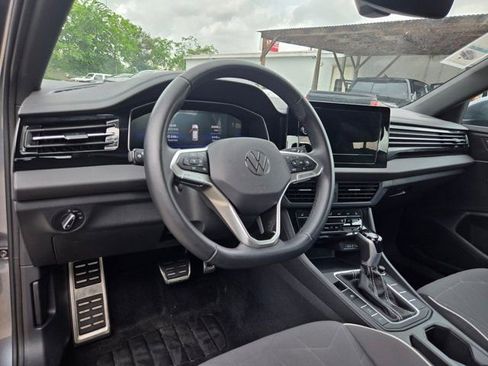 Used 2025 Volkswagen Jetta Sport FWD image 15