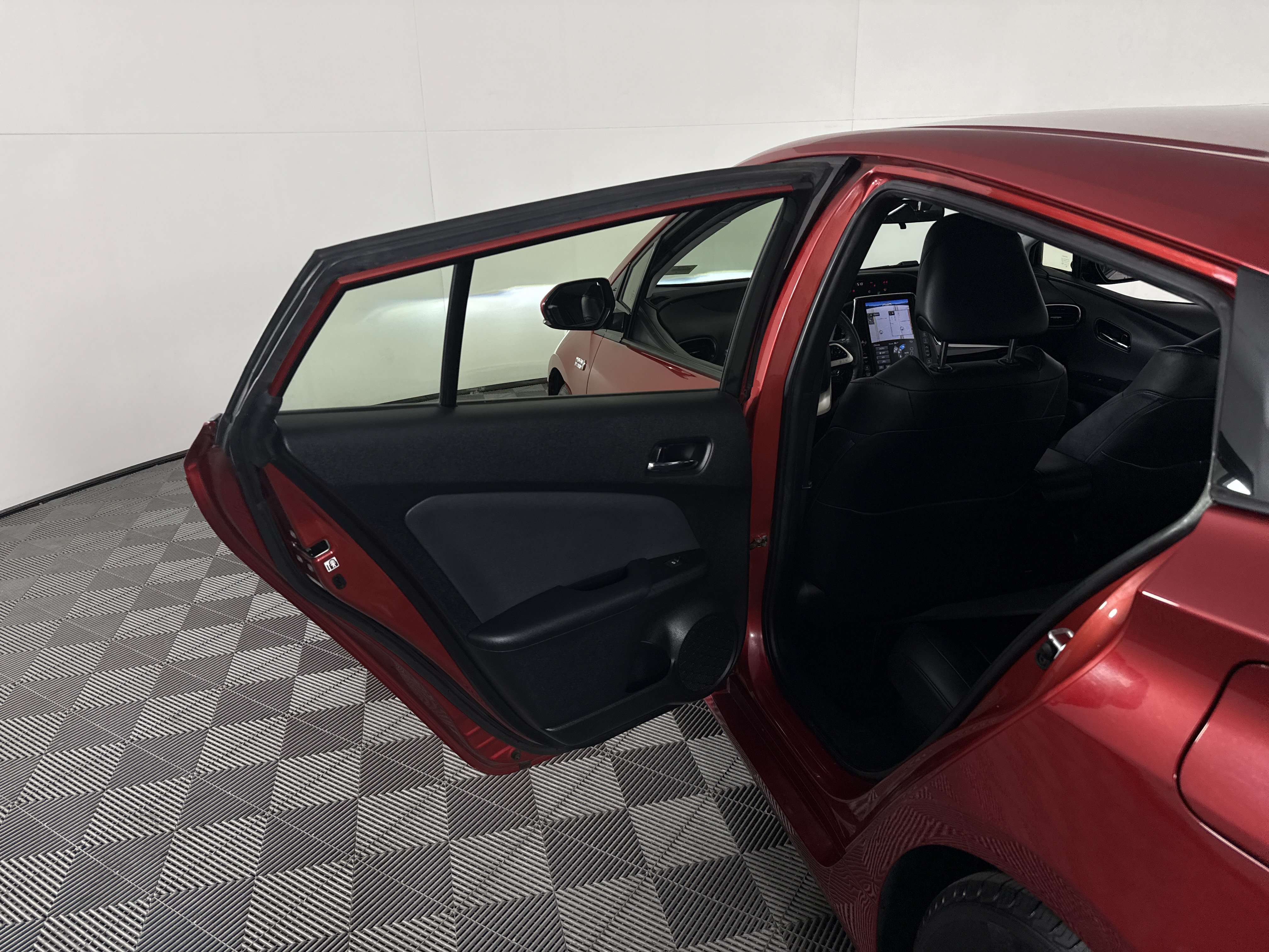 Used 2017 Toyota Prius Prime Premium w/ Carpet Mat Package FWD image 18