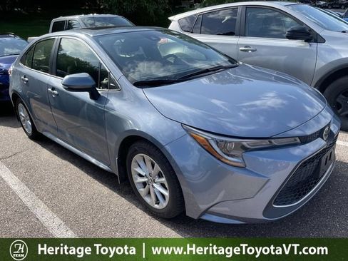 Certified 2022 Toyota Corolla XLE FWD image 1
