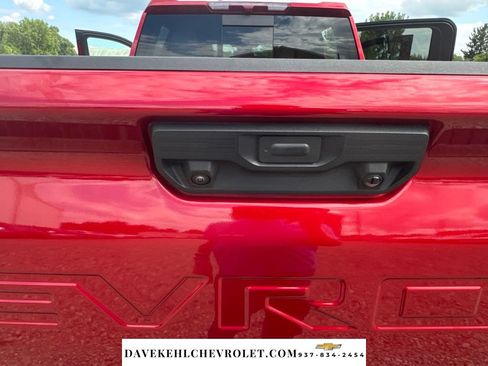 Used 2025 Chevrolet Silverado 2500 LTZ w/ LTZ Plus Package AWD/4WD image 5