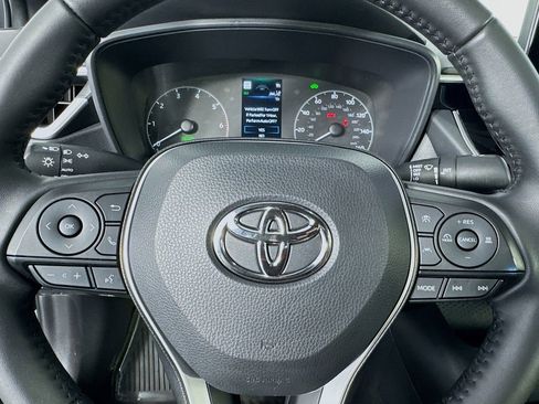 Used 2025 Toyota Corolla SE image 16