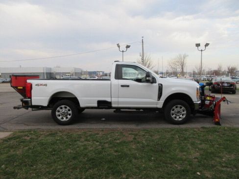Used 2023 Ford F250 XLT w/ Snow Plow Prep Package image 6