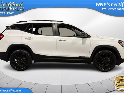 Used 2023 GMC Terrain SLE w/ Driver Convenience Package AWD/4WD image 4