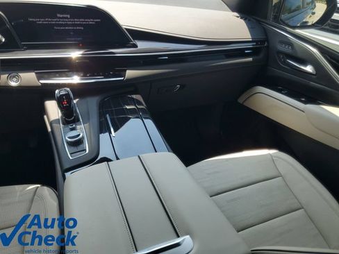 Used 2024 Cadillac Escalade Sport AWD/4WD image 17