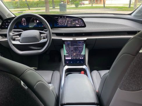 Used 2025 Lucid Air Touring AWD/4WD image 24