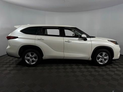 Used 2020 Toyota Highlander L image 10