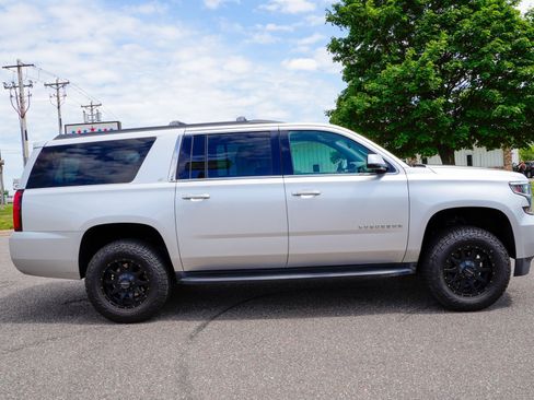 Used 2019 Chevrolet Suburban LT AWD/4WD image 2