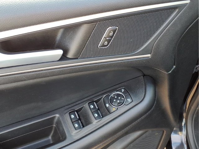 Used 2023 Ford Edge SEL AWD/4WD image 15