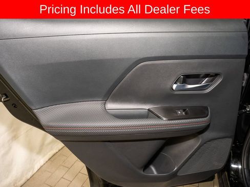 Certified 2025 Nissan Kicks SR AWD/4WD image 9